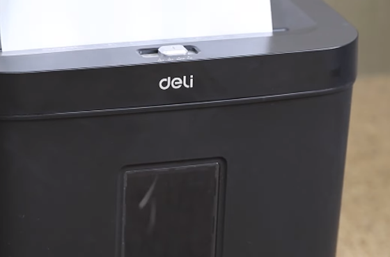 01 Deli ET021 Paper Shredder