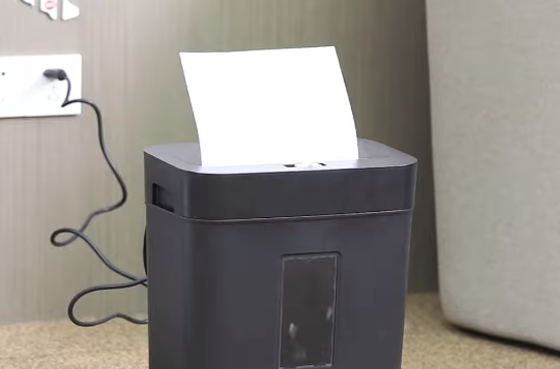 01 Deli ET023 Paper Shredder