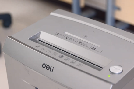 Deli ET095 Paper Shredder