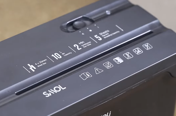 01 Deli ET014 Paper Shredder